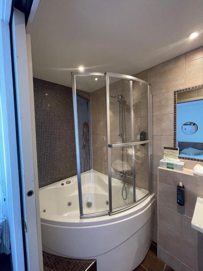 Hotel Ulysse Montpellier Centre ภายนอก รูปภาพ