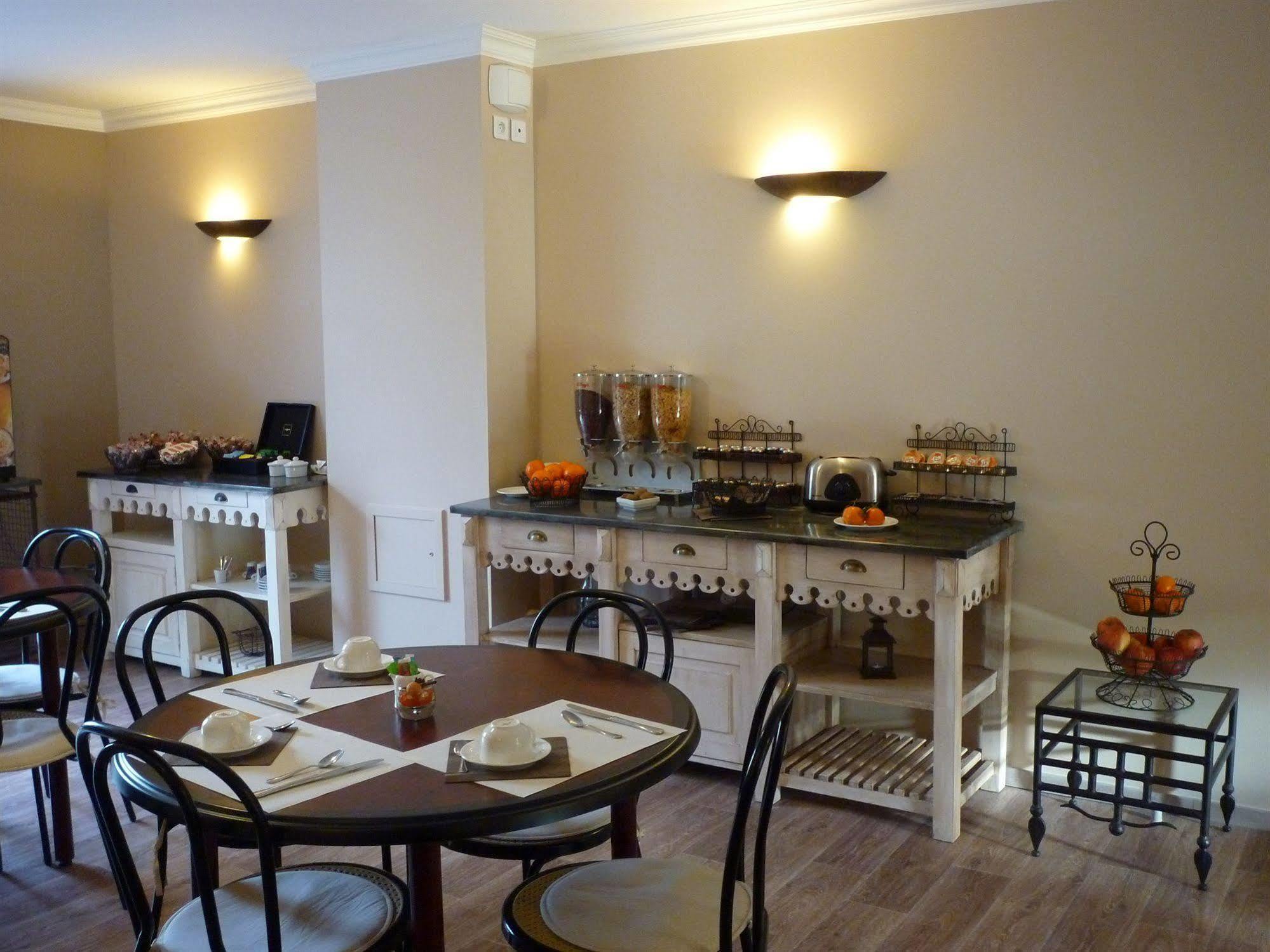 Hotel Ulysse Montpellier Centre ภายนอก รูปภาพ